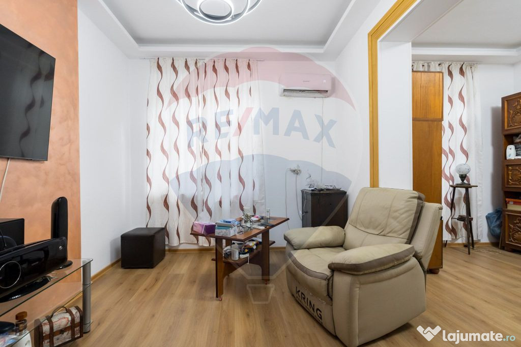 Apartament cu 5 camere de vânzare în zona Natiunile Unite