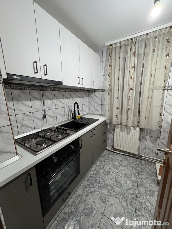 Vand apartament cu 2 camere decomandat et.2