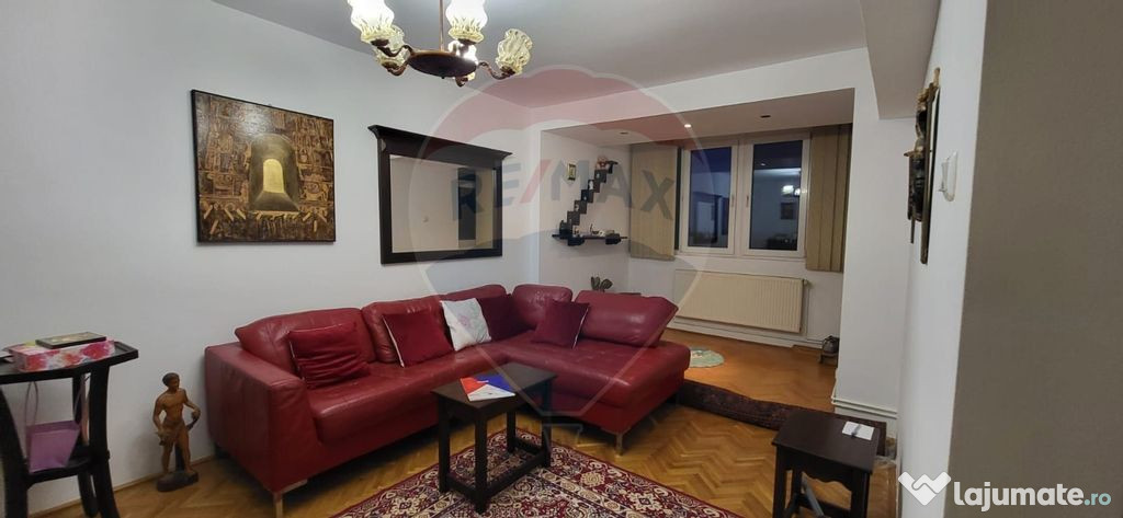 Apartament 4 camere zona Sala Polivalenta cu vedere spre ...