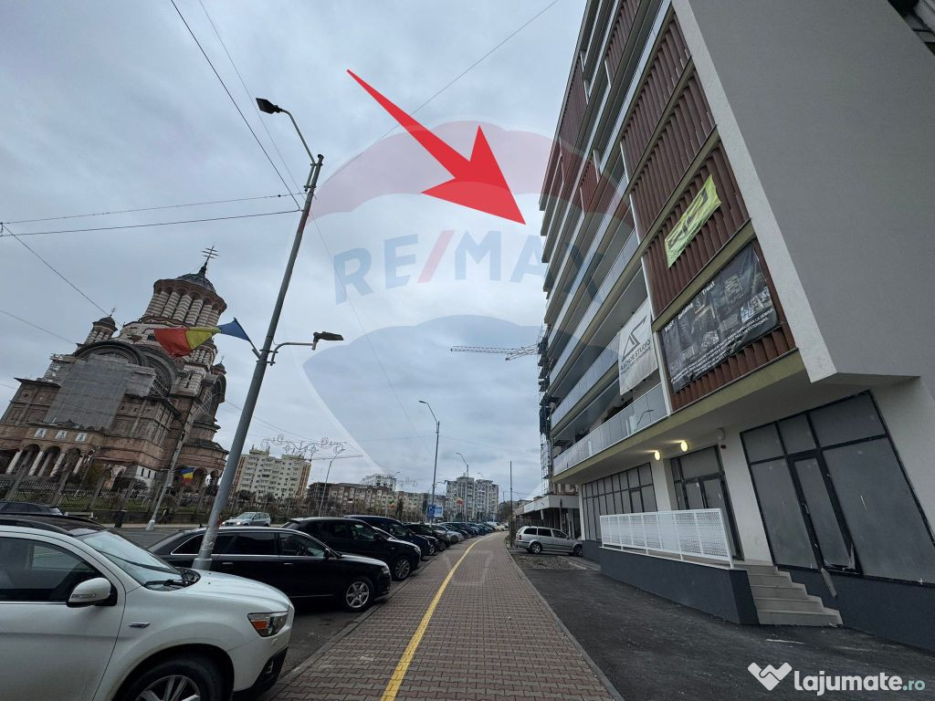 BLOC NOU - zonă ultracentrală apartament decomandat