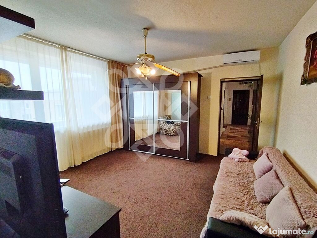 Apartament cu 4 camere in zona bd Dacia