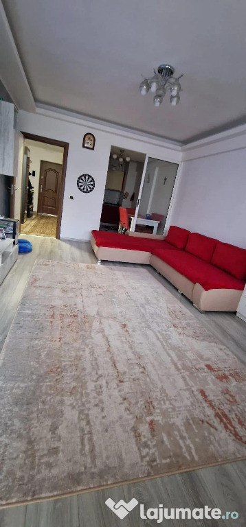 Apartament cu 2 camere,decomandat - zona Tractorul