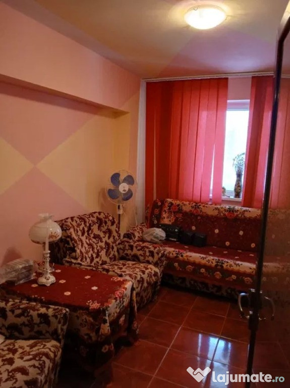 Apartament cu 4 camere in Micro 18