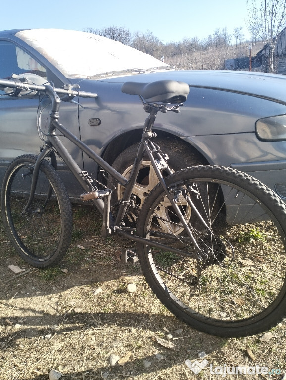 Vând bicicletă Mountain Bike