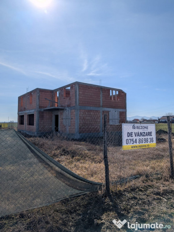 Duplex P+E+M, în construcție- 945 mp teren- Letea Veche