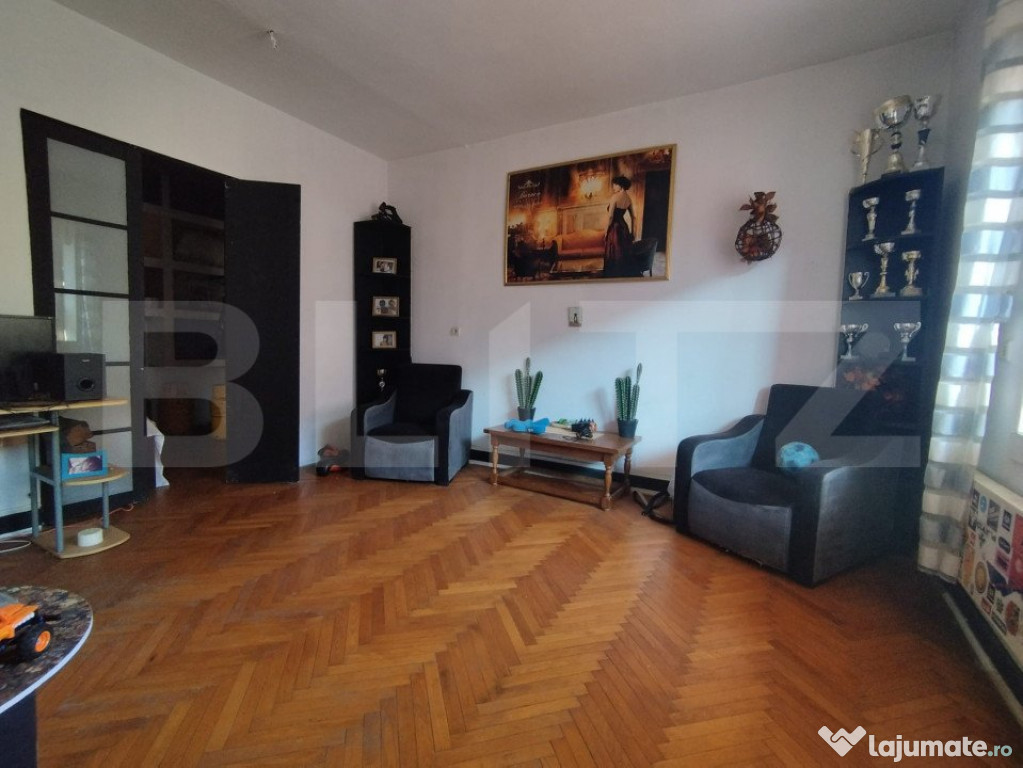 Apartament cu 3 camere, etajul 1, bulevardul Dragalina