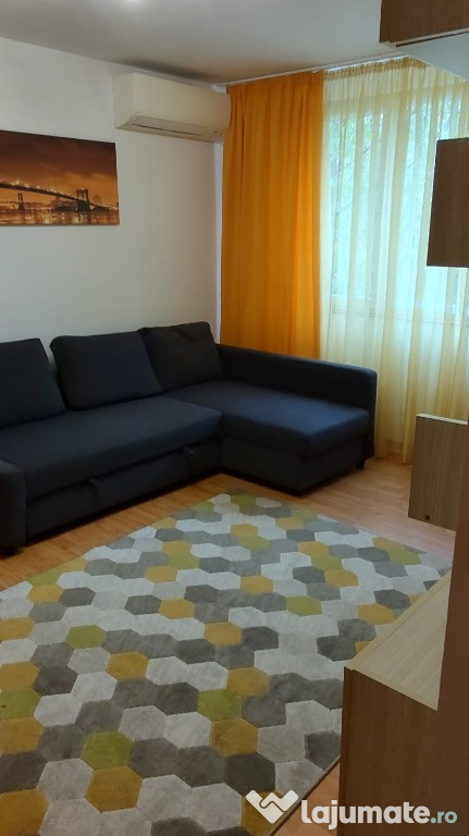 Închiriez apartament 3 camere cartierul Titan