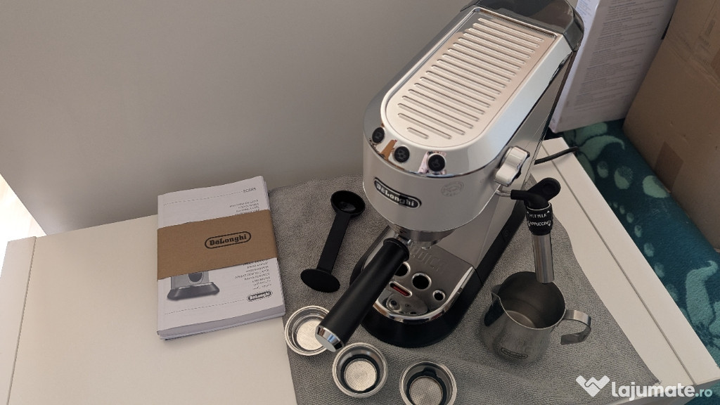 Espressor DeLonghi Dedica EC685