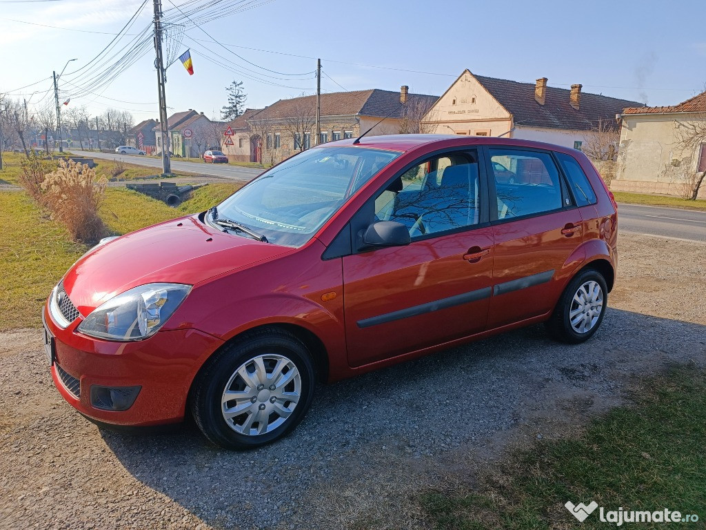 Ford fiesta an 2008 benzina 1.3 klimatronic adus recent