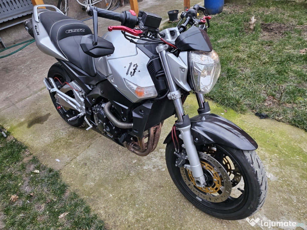 Suzuki GSR 600 Top