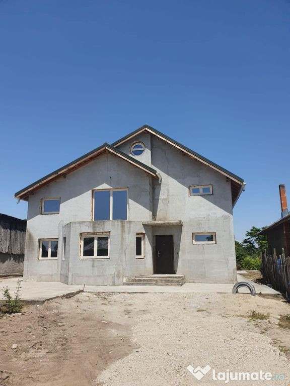 De vânzare – Casă la gri în Comuna Oinacu, Jud. Giurgiu