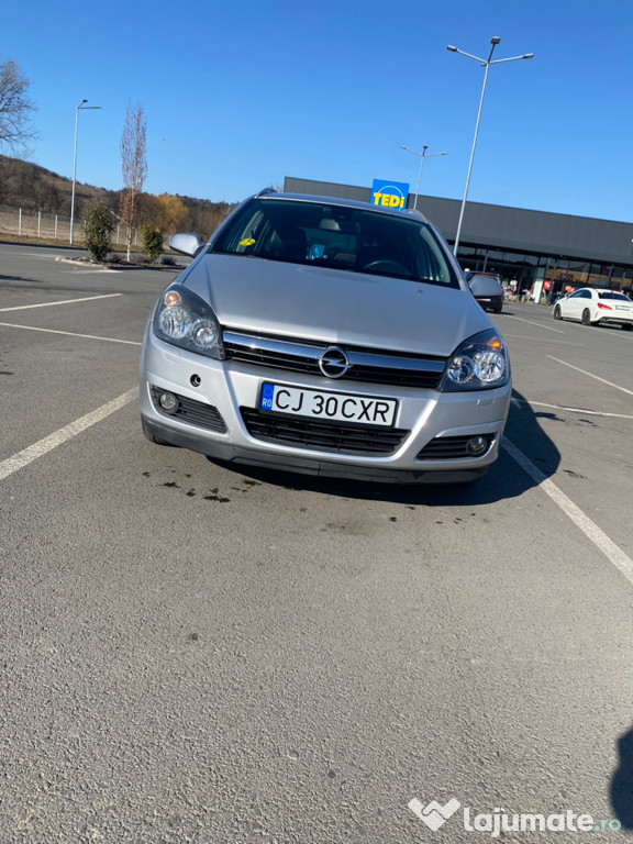 Masina Caroserie Break Opel Astra H