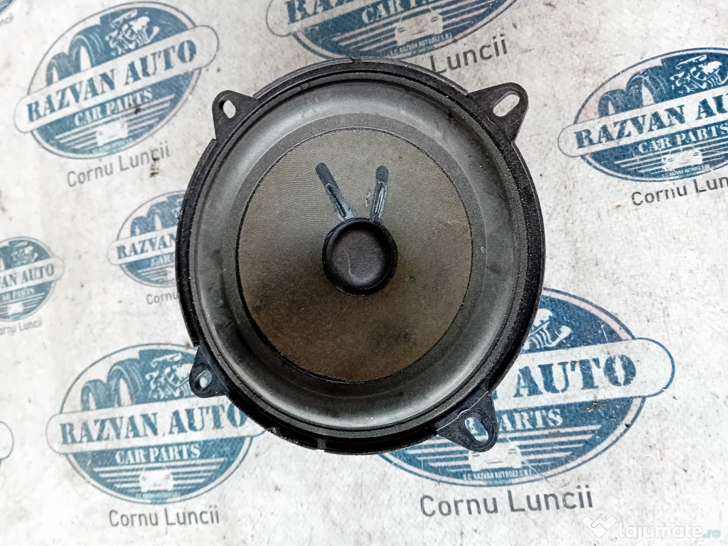 Scut lateral dreapta Dacia Duster 1.5 Motorina 2019