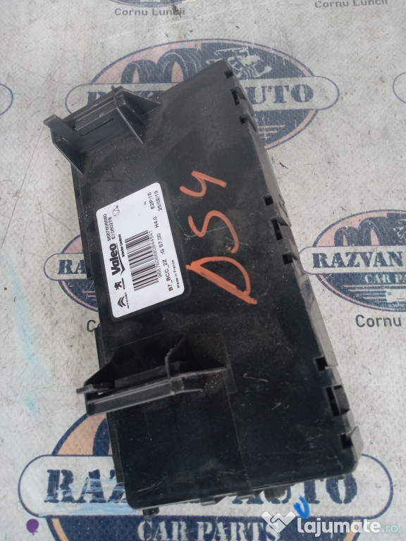 Ornament aripa stanga spate Ford B-MAX 2013