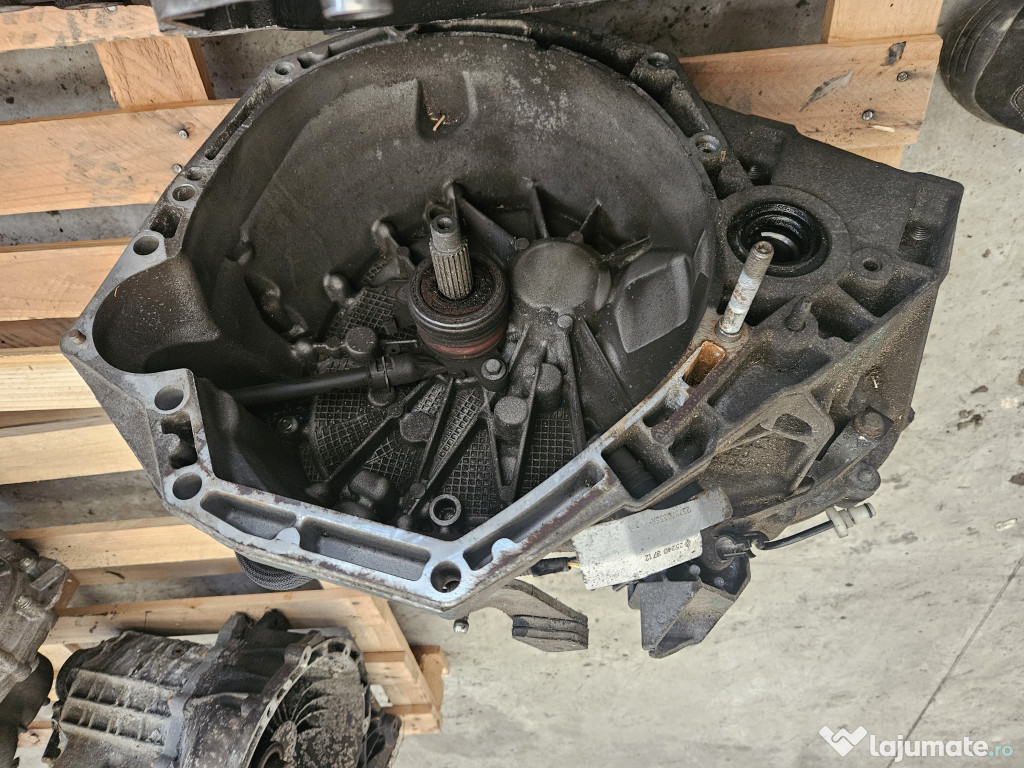 Macara geam dreapta fata Nissan Qashqai 2014