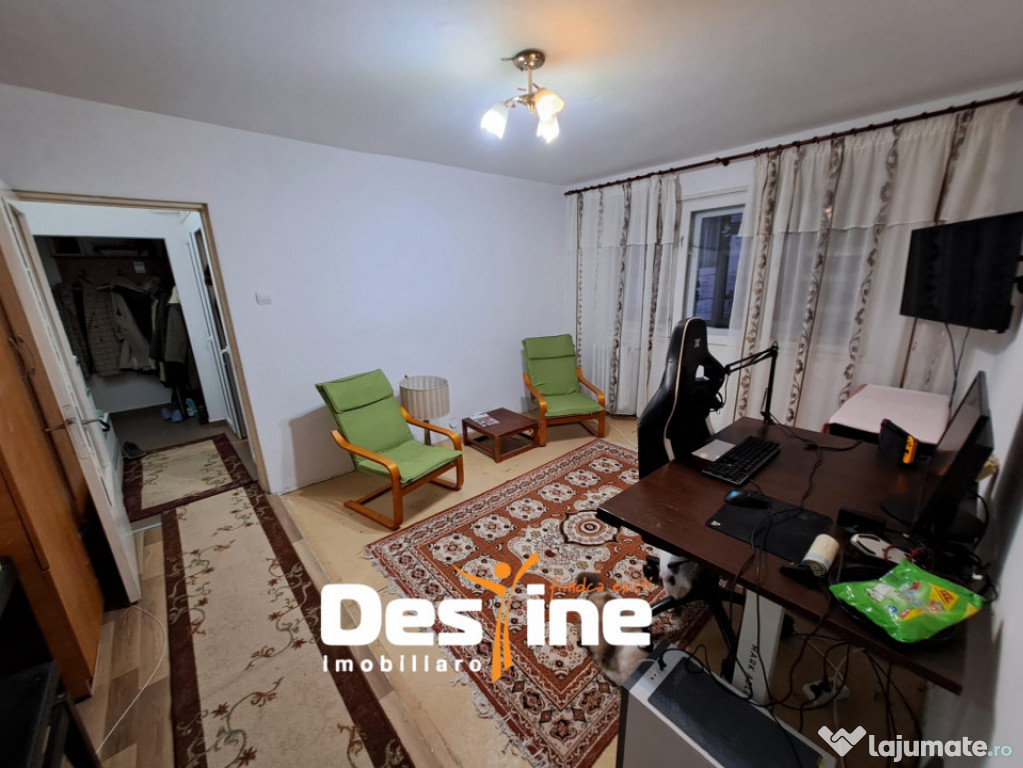 Alexandru cel Bun, apartament 3 camere, semidecomandat , 55.