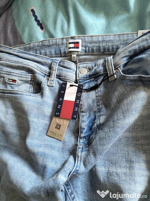 Vând blugi Tommy Jeans