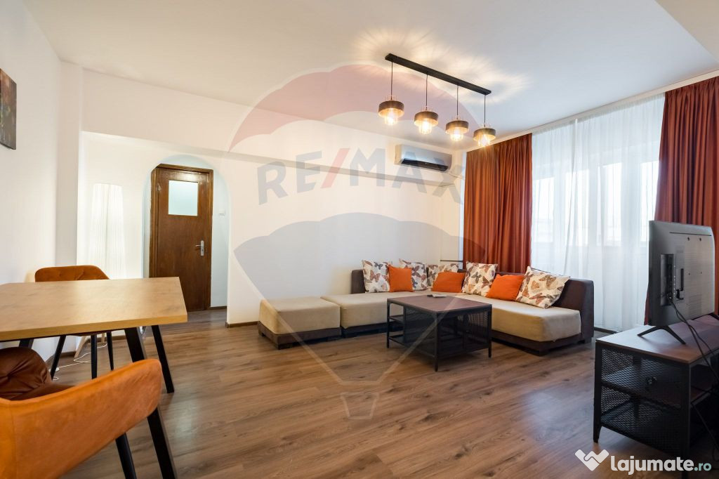 Apartament cu 3 camere de vânzare în zona 1 Mai