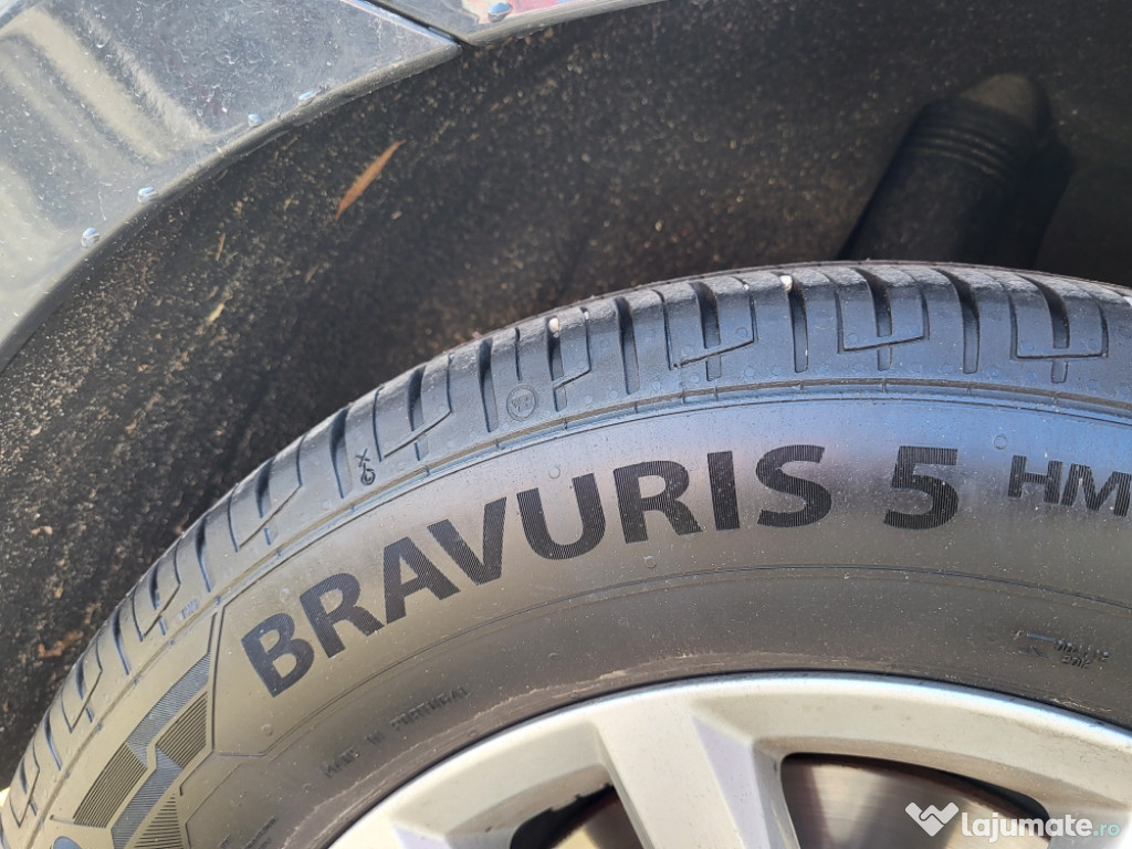 Barum Bravuris 215/60/16