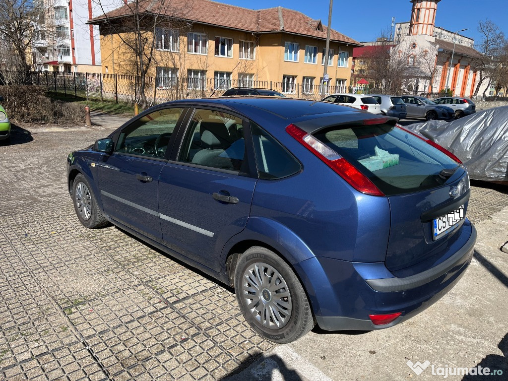 Ford Focus mk2 1.6 TDCI 109 - navi, camera, parbriz/scaune incalzite