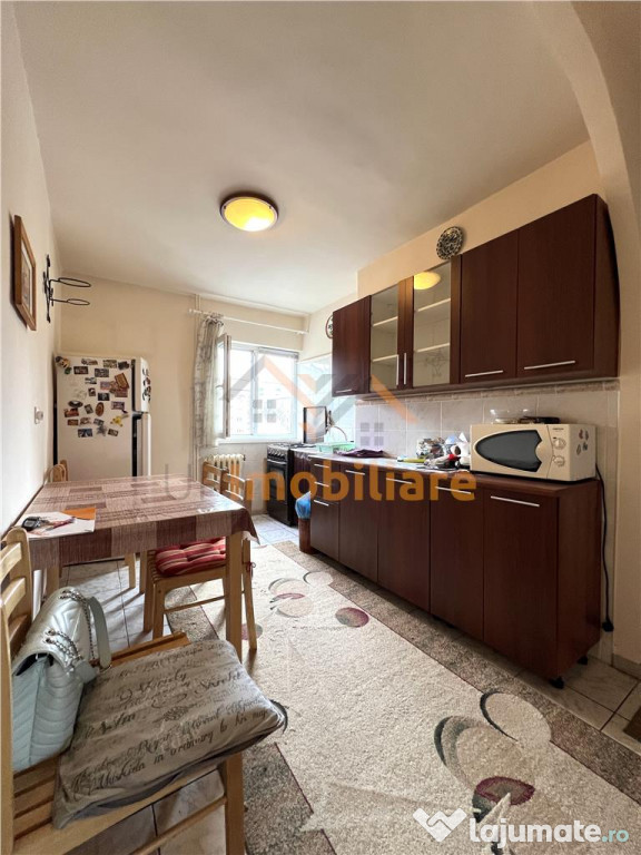 Apartament Cu 2 Camere, Rogerius