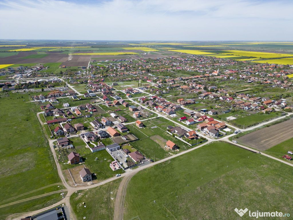 Loc de casă în Zimand Cuz+materiale de construcții