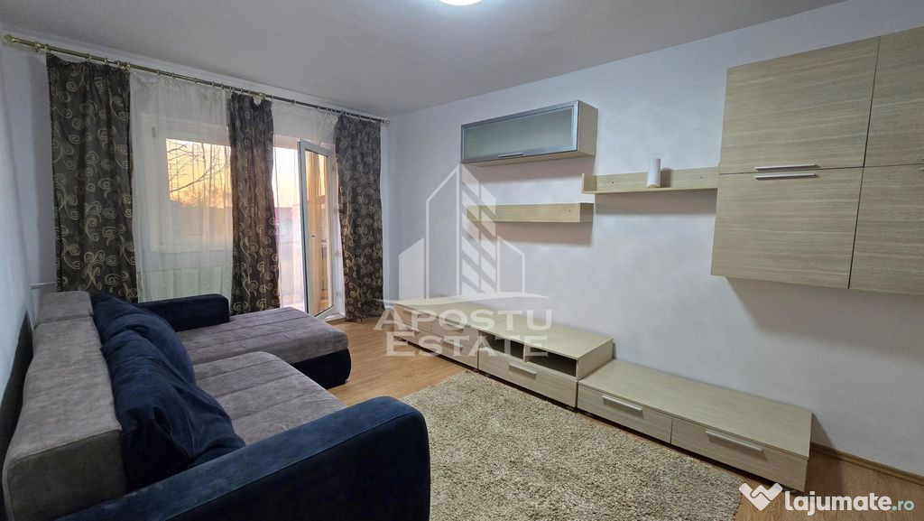 Apartament cu 3 camere, decomandat, zona Lipovei