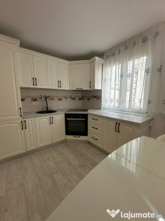 De vanzare apartament cu 2 camere, 57.900