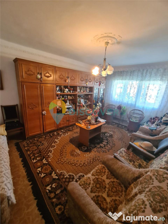 Apartament 3 camere decomandat