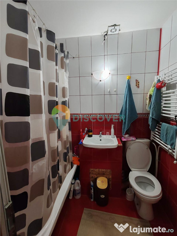 2 Camere Decomandate ,Bucatarie Mare