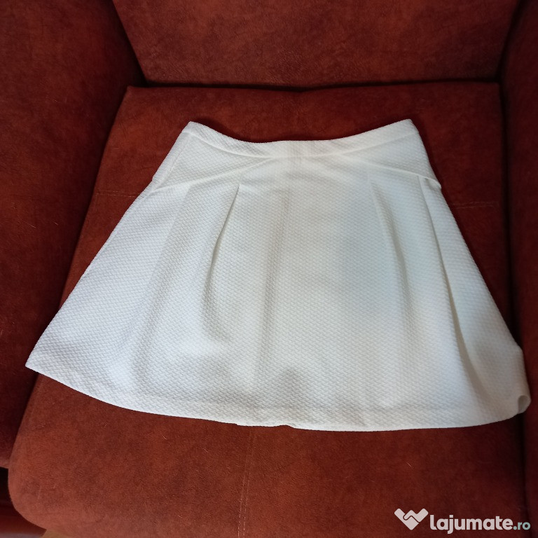 Costum fusta alba sacou alb cu lila 38