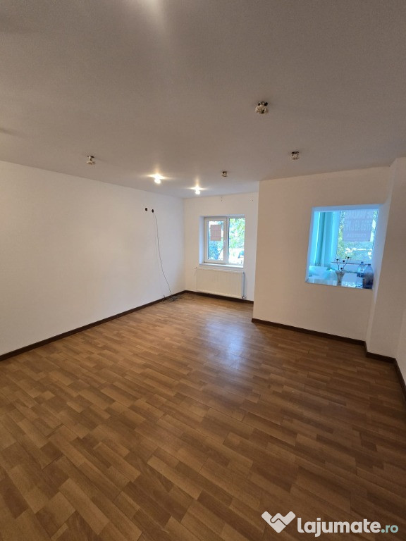 4 camere, centrala, pt investitie sau locuit, comuna 1 Decembrie, IF