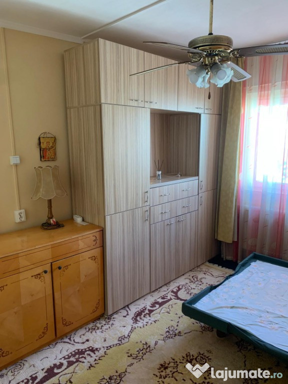 Garsoniera de vânzare -zona Traian