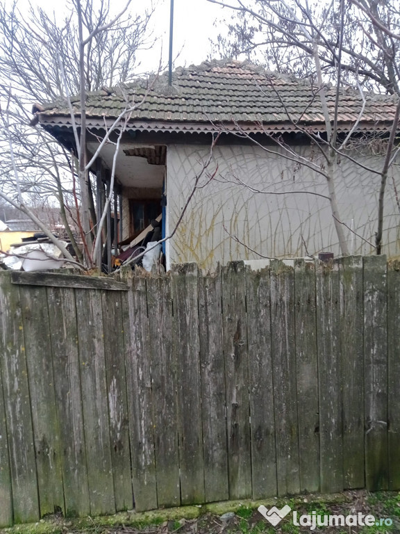 Vand casa batraneasca in Muchea judetul Braila