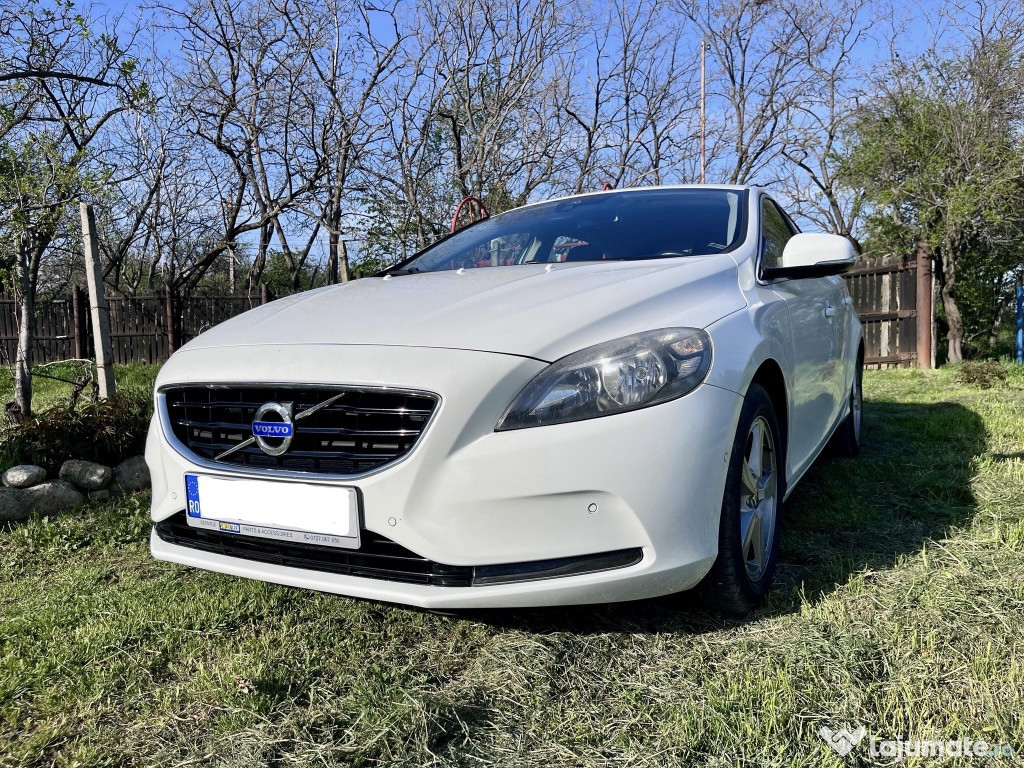 Volvo v40, d4-alb