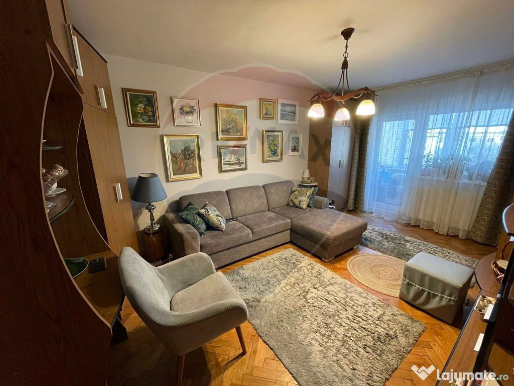 Apartament cu 3 camere de închiriat în zona Manastur