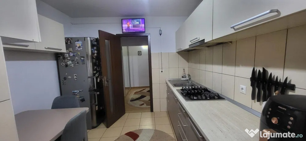 Apartament cu 3 camere decomandate Zona Obcini