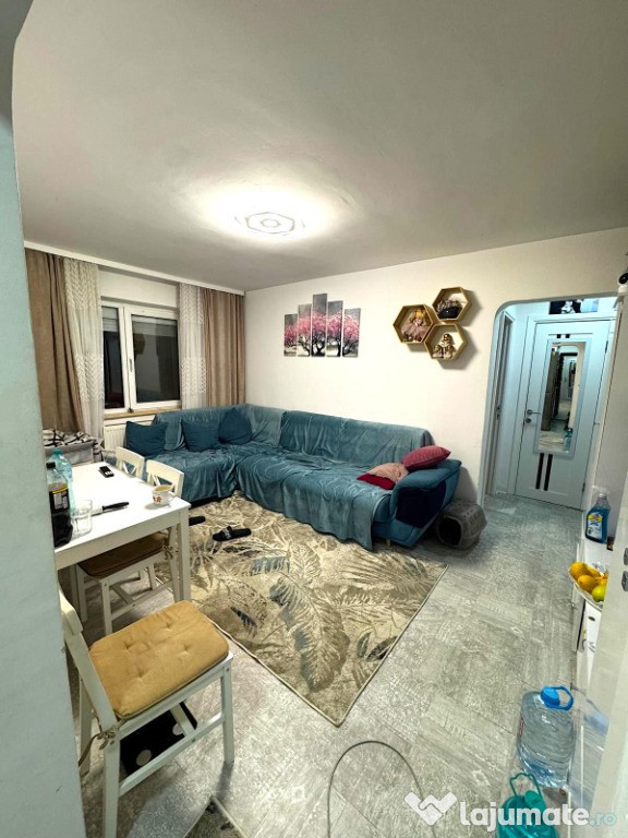 Apartament 4 camere Sud ( scoala 1-8 )