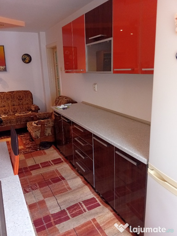 Închiriez apartament 2camere