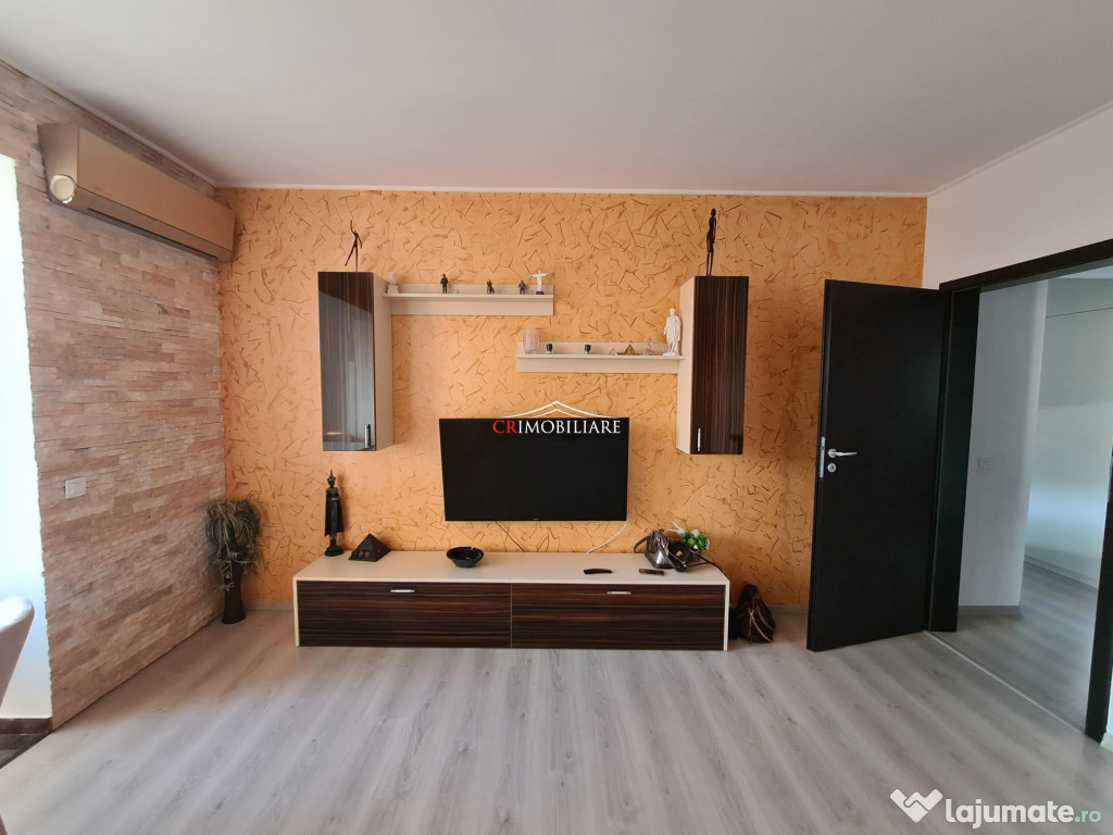 Apartament de vânzare 3 camere Lux ,2 locuri de parcare,box