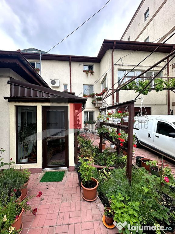Casă individuală de vânzare – Dămăroaia, Sector 1,...