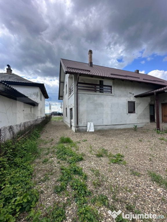 Casa individuala, 200mp, teren 1200mp, Radauti