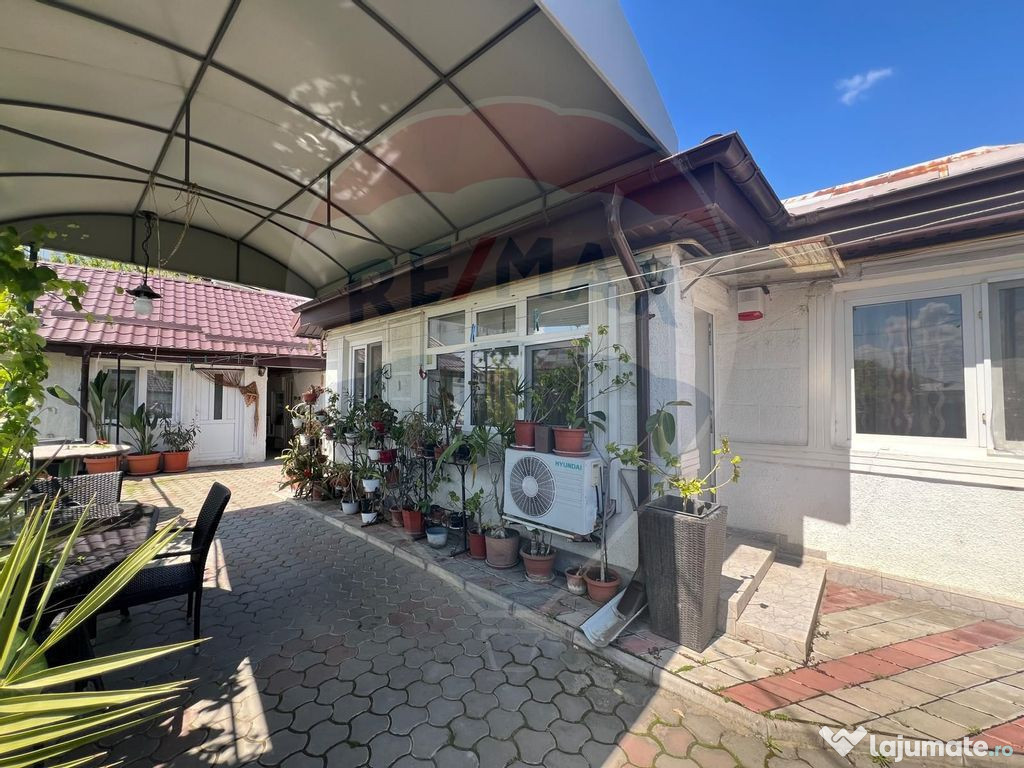 Casă / Vilă cu 4 camere strada Lupeni