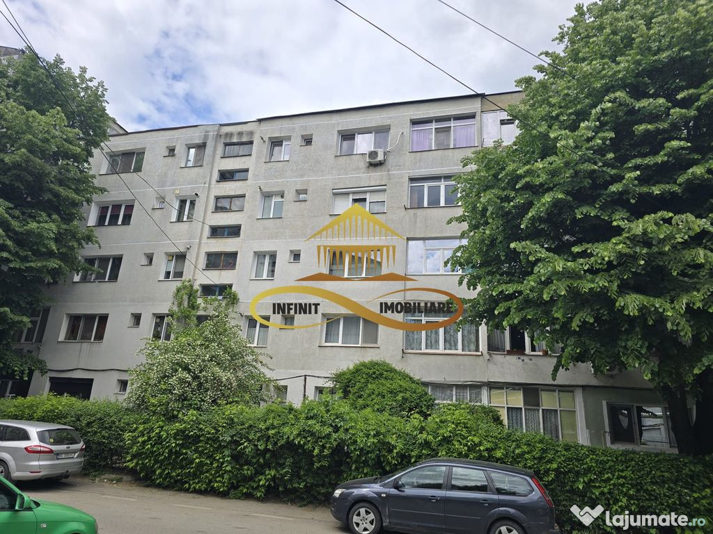 Apartament cu 3 camere de vanzare, etj. 2 Alecu Russo
