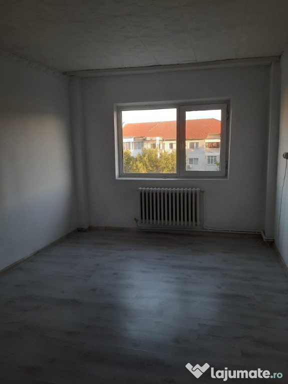 Inchiriez apartament 2 camere Sud est