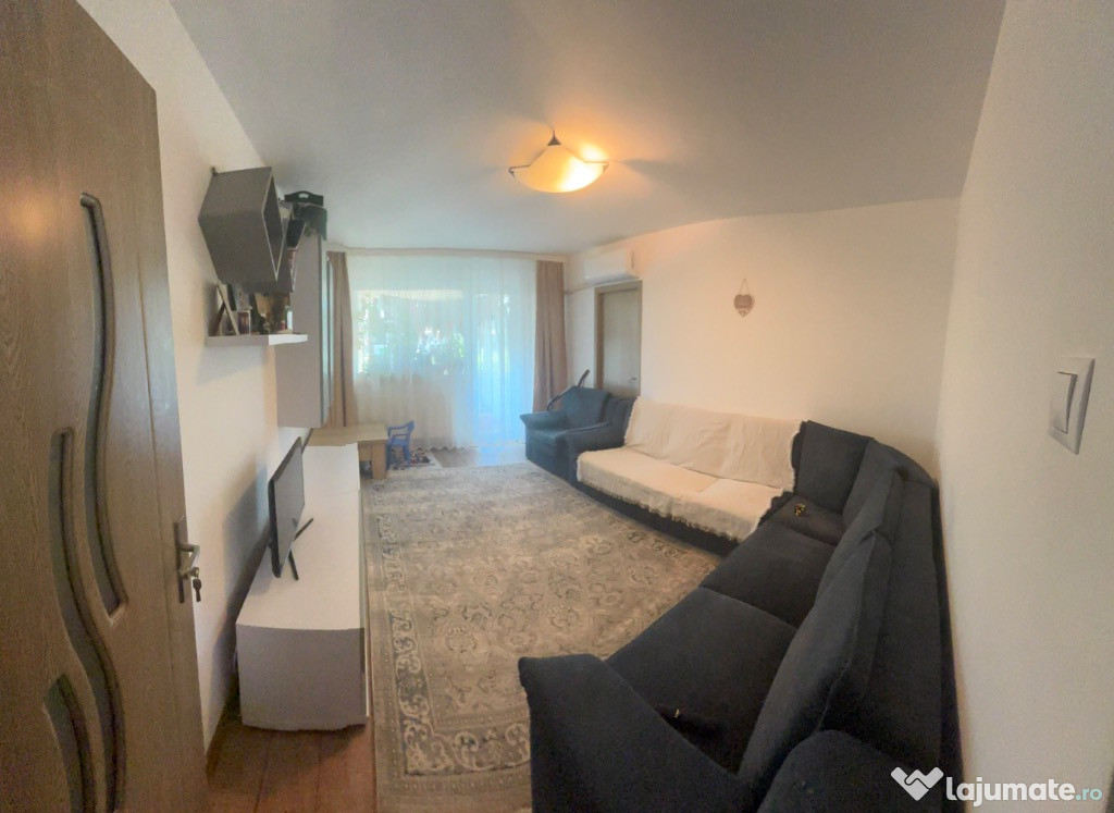 Vand apartament 3 camere