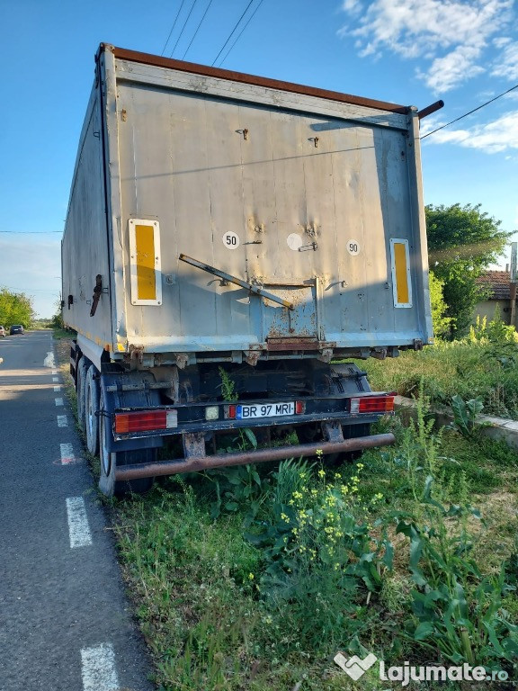 Vând sau închiriez bena cereale/piatra