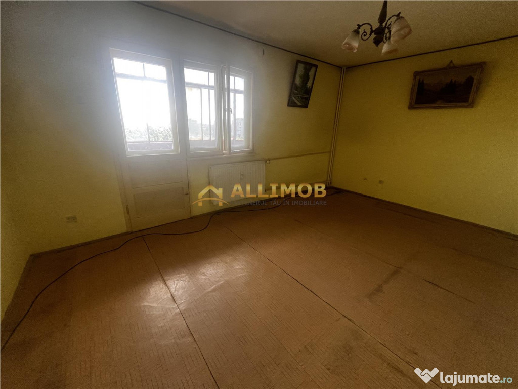 Apartament 3 camere decomandat de vânzare în Ploiesti, ...