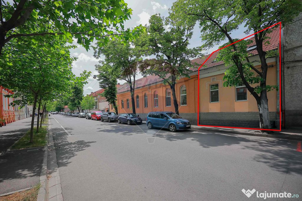 Apartament la curte, 4 camere, ultracentral Oradea, str. ...