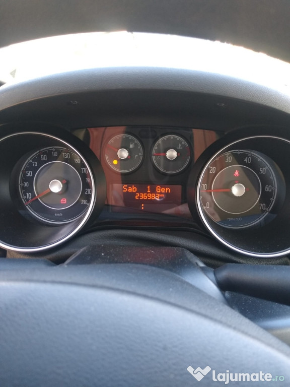 Vând Fiat Punto 2012